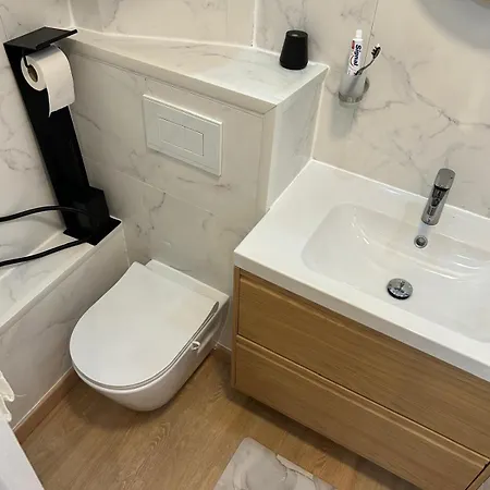 - Studio Pense Comme D'hotel Paris